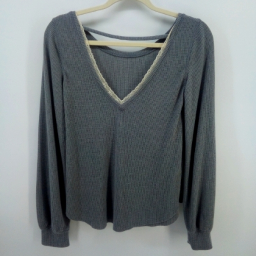 ⭐3/$30 Hollister Gray Thermal Lace Trim Tee Small Layering